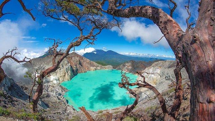 Travel Murah ke Kawah Ijen? Simak Tips Anti Boncos Ini!