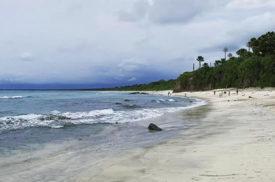 5 Alasan Kamu Harus Mengunjungi Pantai trianggulasi saat liburan!